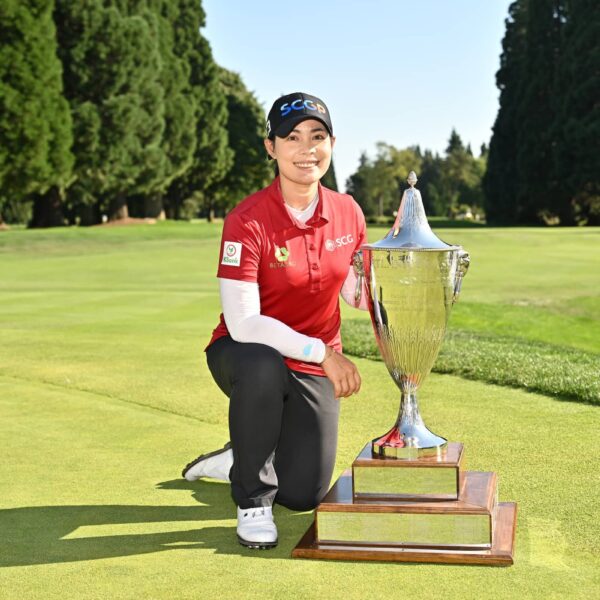 Moriya Jutanugarn with Portland Classic 2024 Trophy