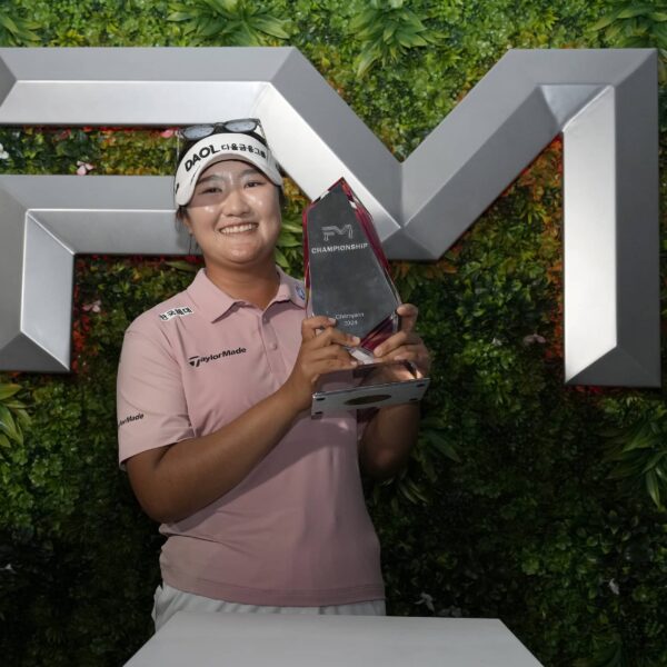 FM Championship Winner Haeran Ryu with Trophy