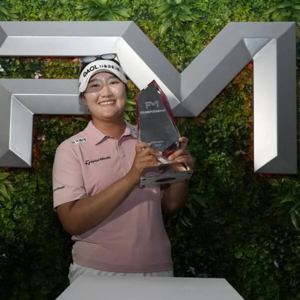 FM Championship Winner Haeran Ryu with Trophy