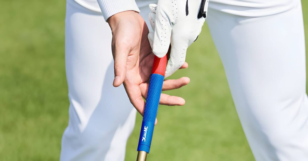 Golfer using WMX-player-red-blue Grip