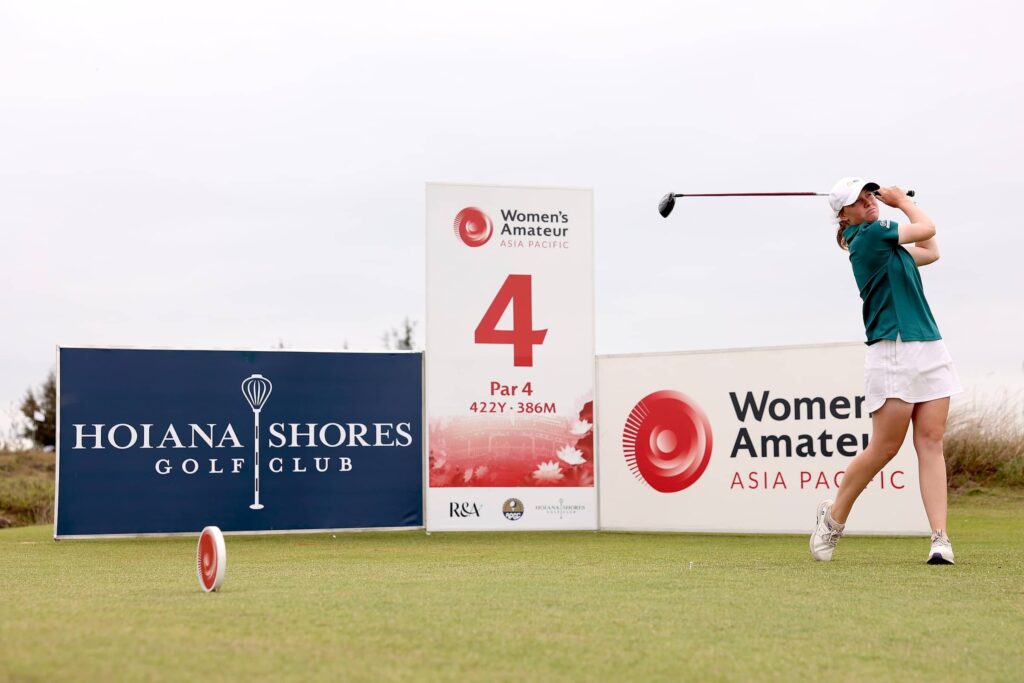 Jazy Roberts of Australia is tied second after the second round of the Women's Amateur Asia-Pacific championship.