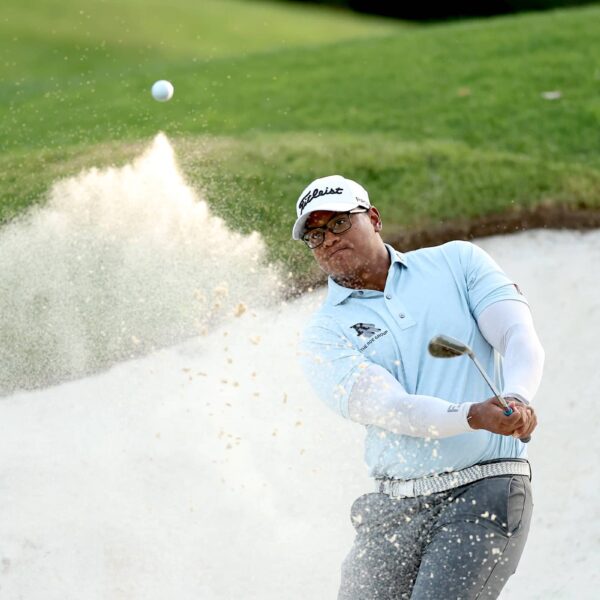 Robin Williams Fires Bogey-Free 65 to Share Lead&hellip;