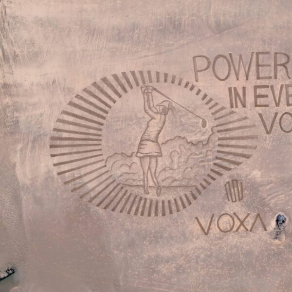 VOXA Sand Art with Golfer