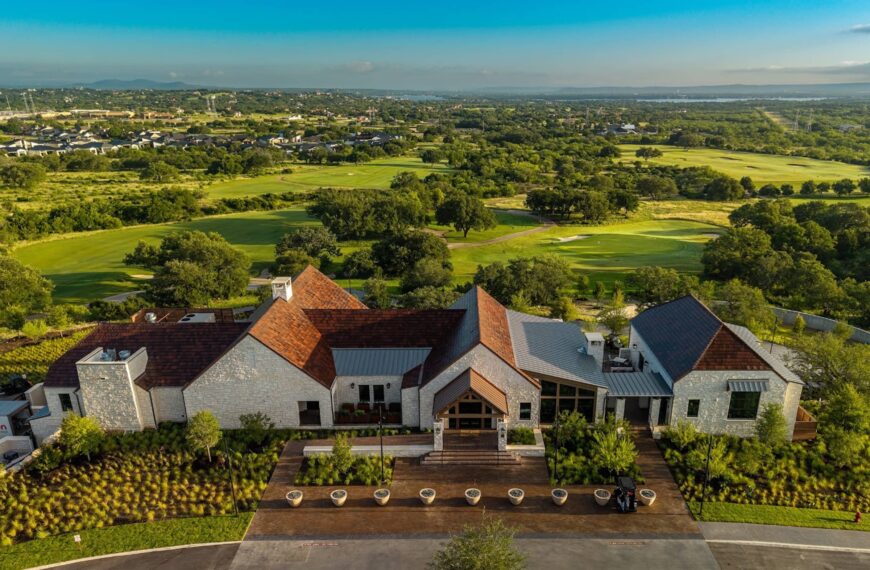 Summit Rock Clubhouse