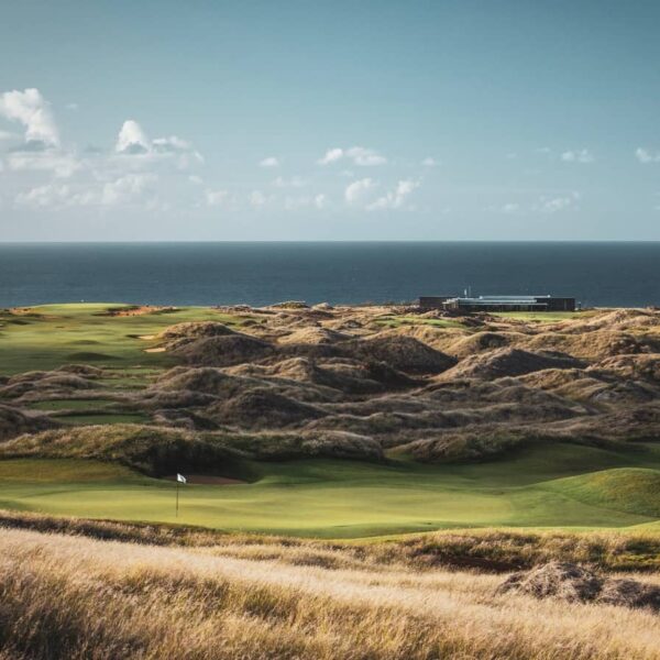 Clubhouse Hole 15 & 16_La Réserve La Réserve Golf Links