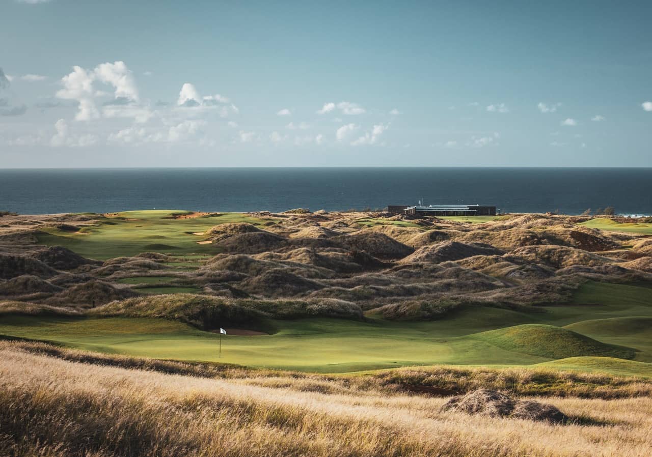 Clubhouse Hole 15 & 16_La Réserve La Réserve Golf Links