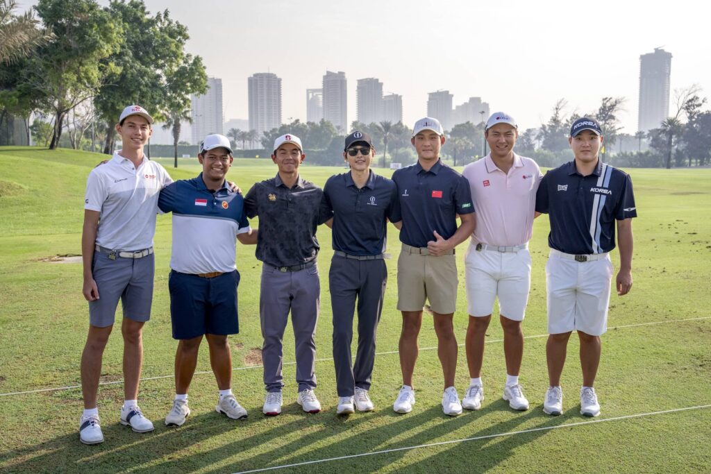 Song Joong-ki (middle) met some of the Asia-Pacific Amateur players including (L-R), Troy Storm (Singapore), Rayhan Latief (Indonesia), Ratchanon “TK” Chantananuwat (Thailand), Haoyi Wang (China), Rintaro Nakano (Japan) and Minsu Kim (Republic of Korea).