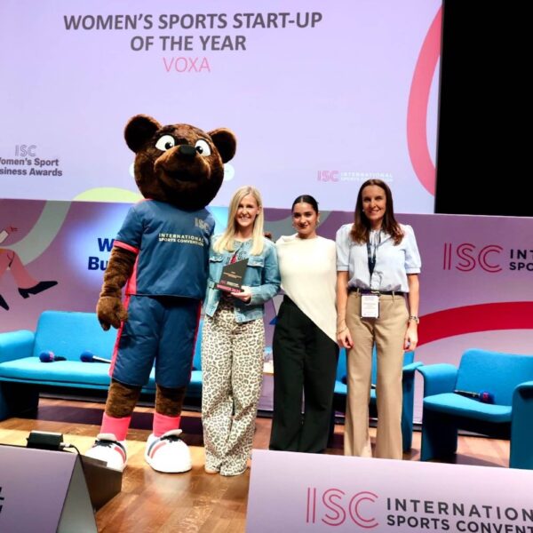 VOXA's Jess Hedderman and Shandi Strong collect the Women's Sports Start-Up of the Year award