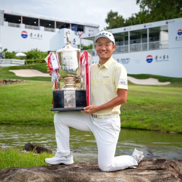 Yosuke Asaji of Japan pictured during the trophy presentation for the 2025 Moutai Singapore Open at Singapore Island Country Club's New Course. © Asian Tour.