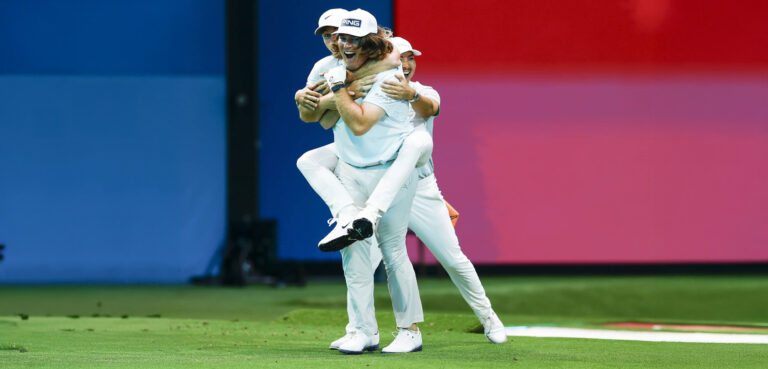 The Bay jumping for joy after the first hole-in-one in TGL history - Match 8_ BAY vs LA - Season 2