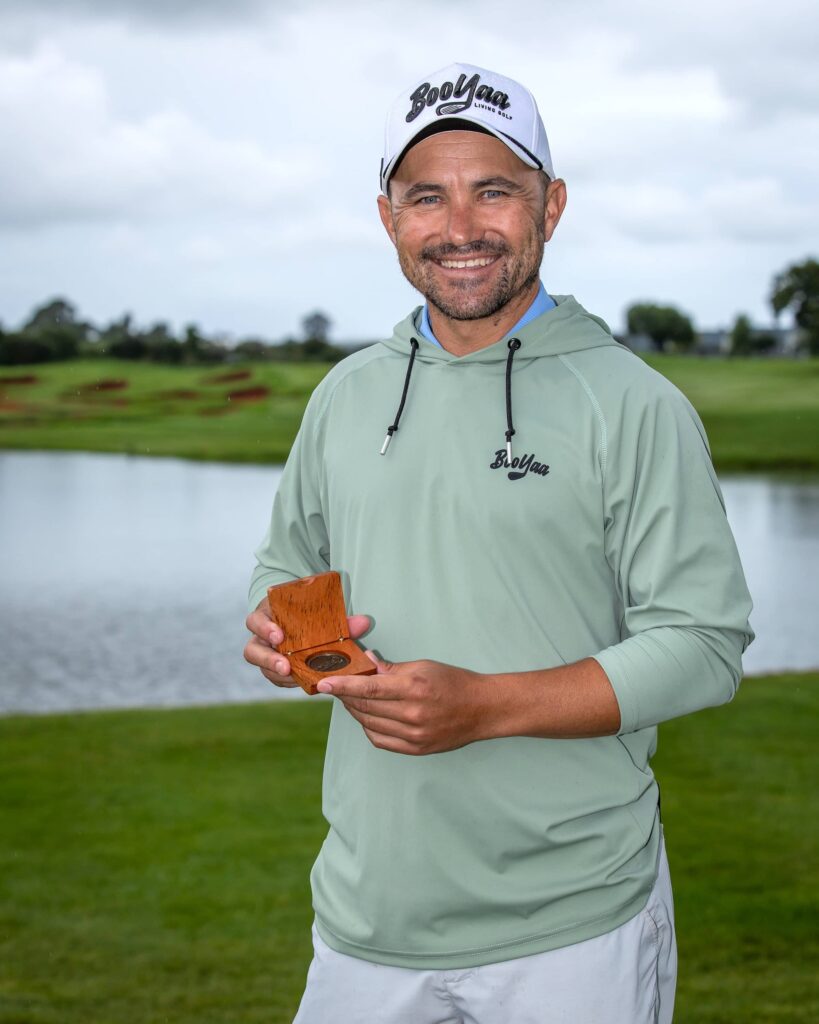 Caddie Stef Visagé