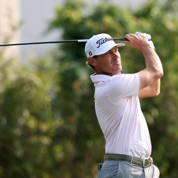 Gumberg Grabs Control at Hainan Classic