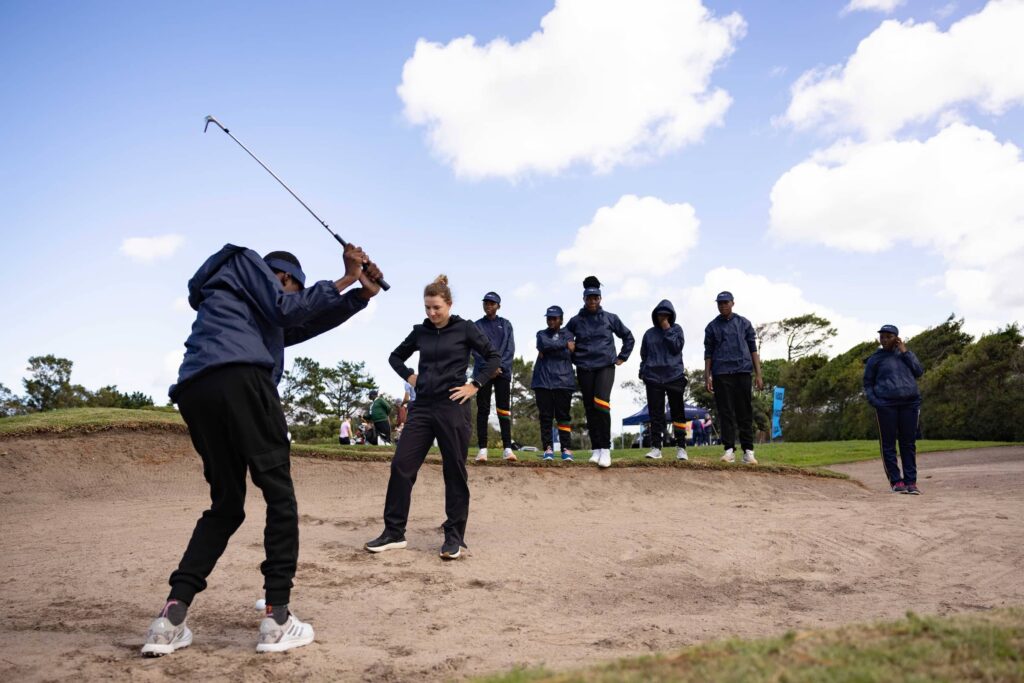 Professionals from the Sunshine Ladies Tour and Ladies European Tour treated the young golfers of the Sally Little Golf Trust and Imibala Trust to a golf clinic at this week’s Investec South African Women’s Open at Royal Cape Golf Club.