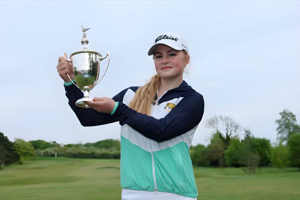Scotland’s Carly McDonald lifts the R&A Girls’ U16 Amateur silverware at Gog Magog.