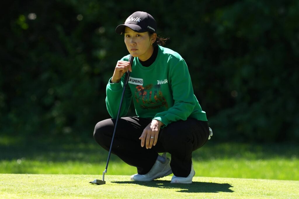 R1 Kroger Queen City Championship co Leader Chella Choi