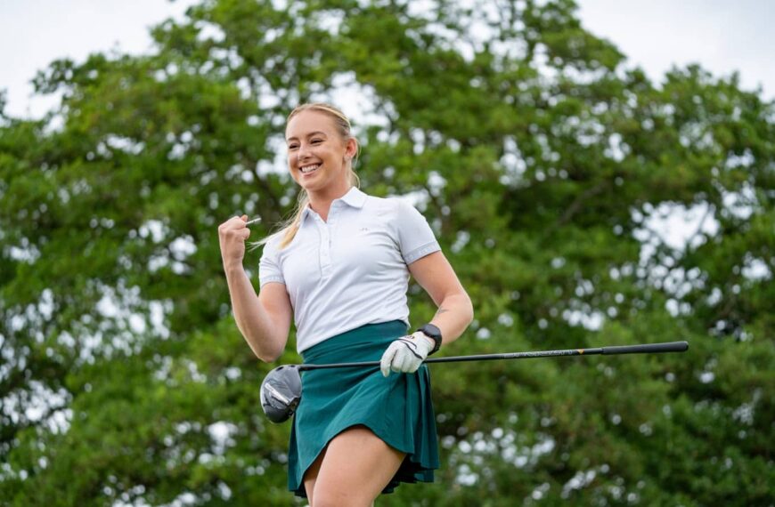Woman Golfer wearing shotscope watch