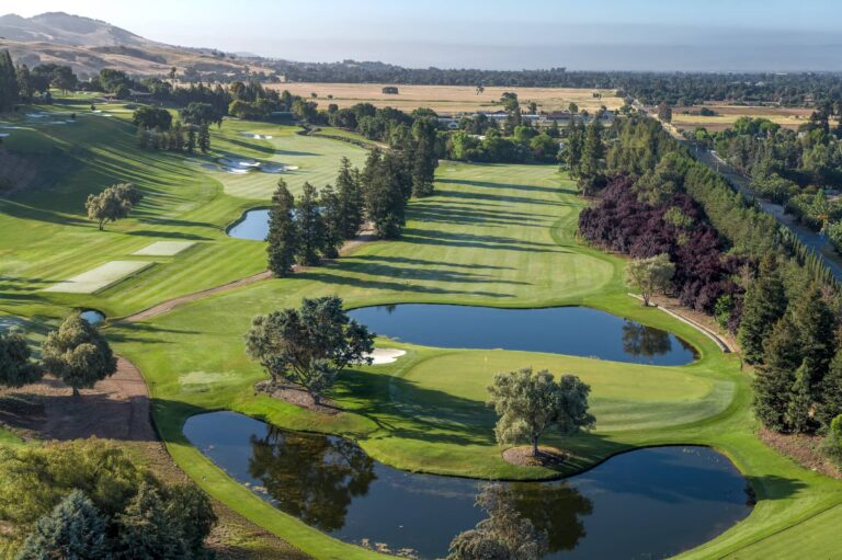 The 11th hole at The Institute