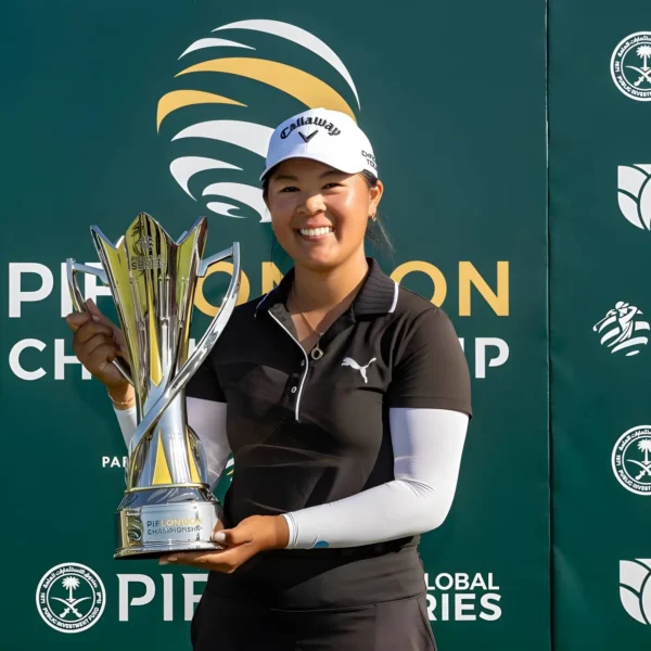 Anna Huang with 2026 PIF Global London Trophy