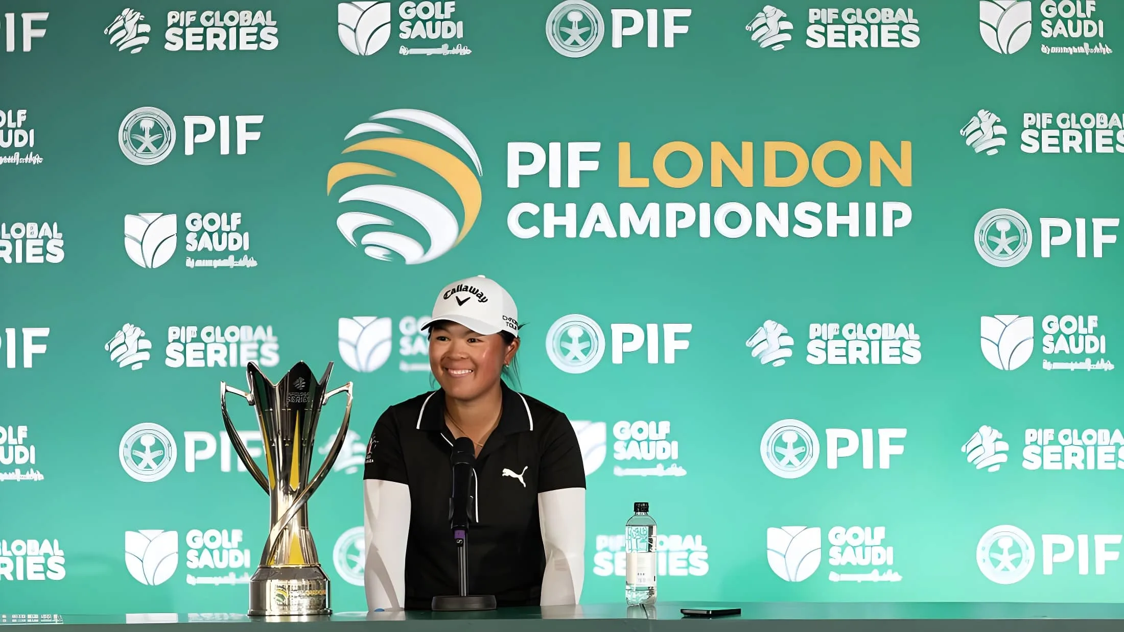 Anna Huang with the 2026 PIF Global London Trophy