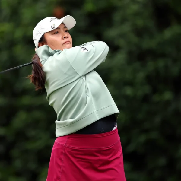 R1 The Standard Portland Classic Leader Mariel Galdiano