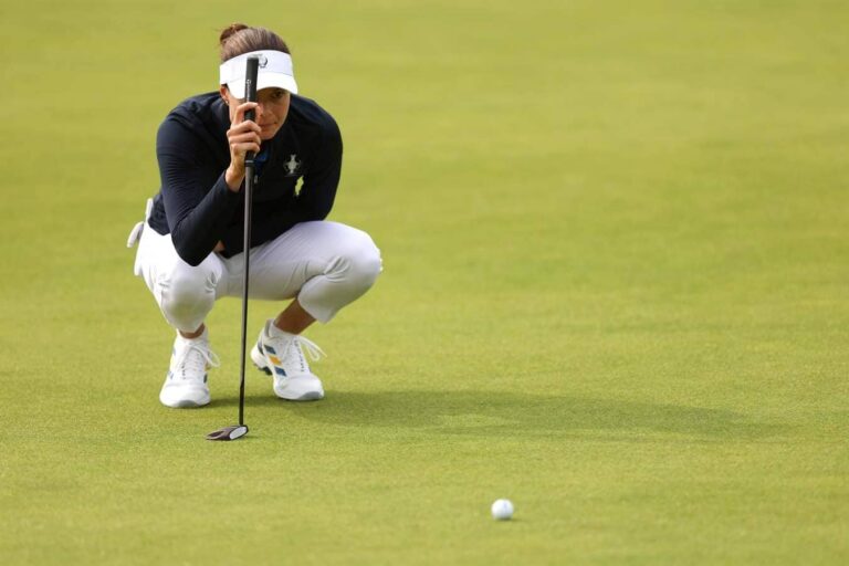 Esther Henseleit Reading a Putt Solheim Cup