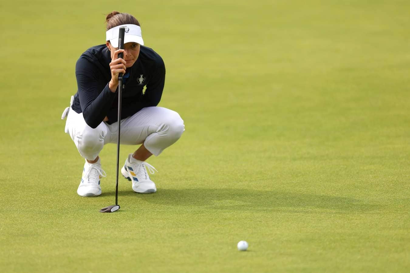 Esther Henseleit Reading a Putt Solheim Cup
