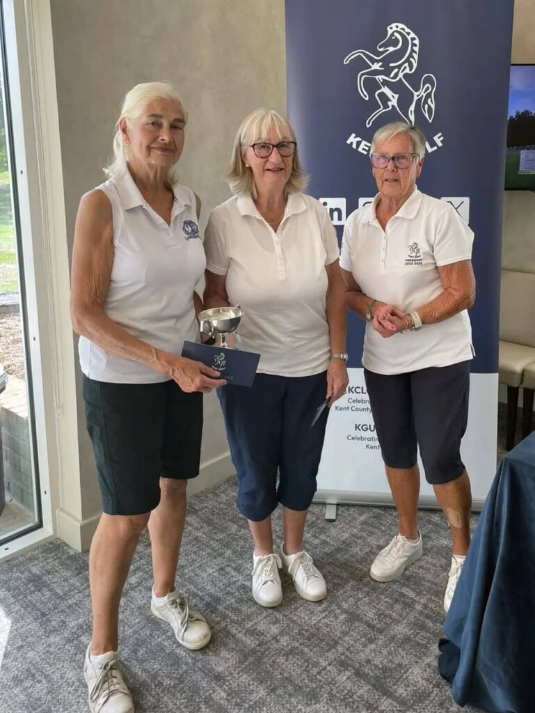 Coombe Cup winners - Gillian Oxbrow and Eileen Bryce (Royal Blackheath)