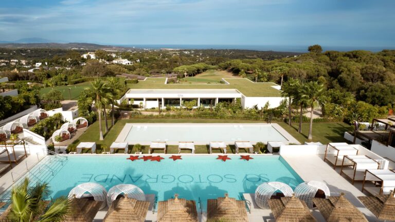 SO: Sotogrande INFINITY POOL